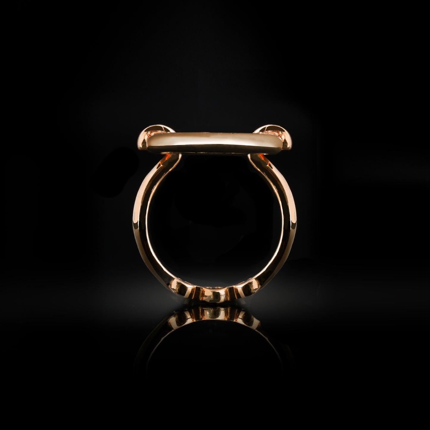 OVAAL WITH DIAMOND HITS