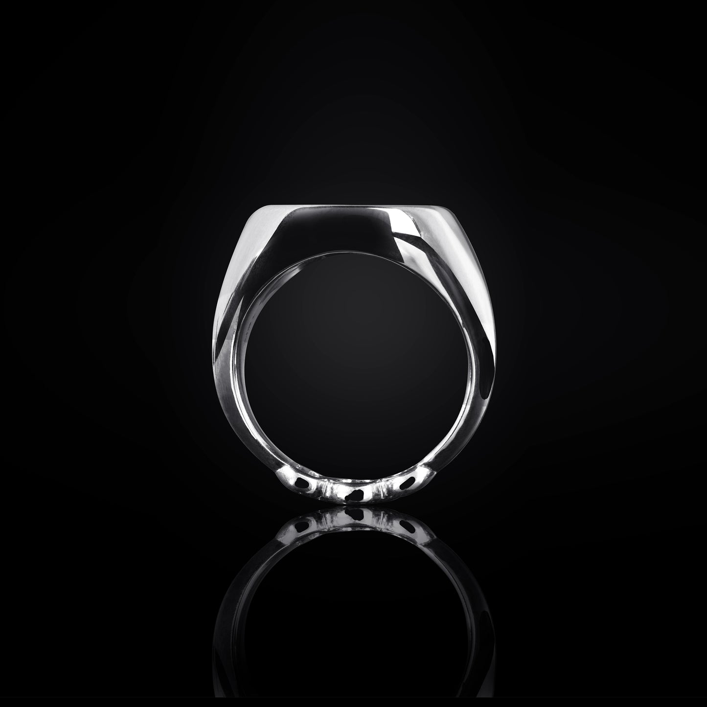 SIGNET RING WITH DIAMONDS