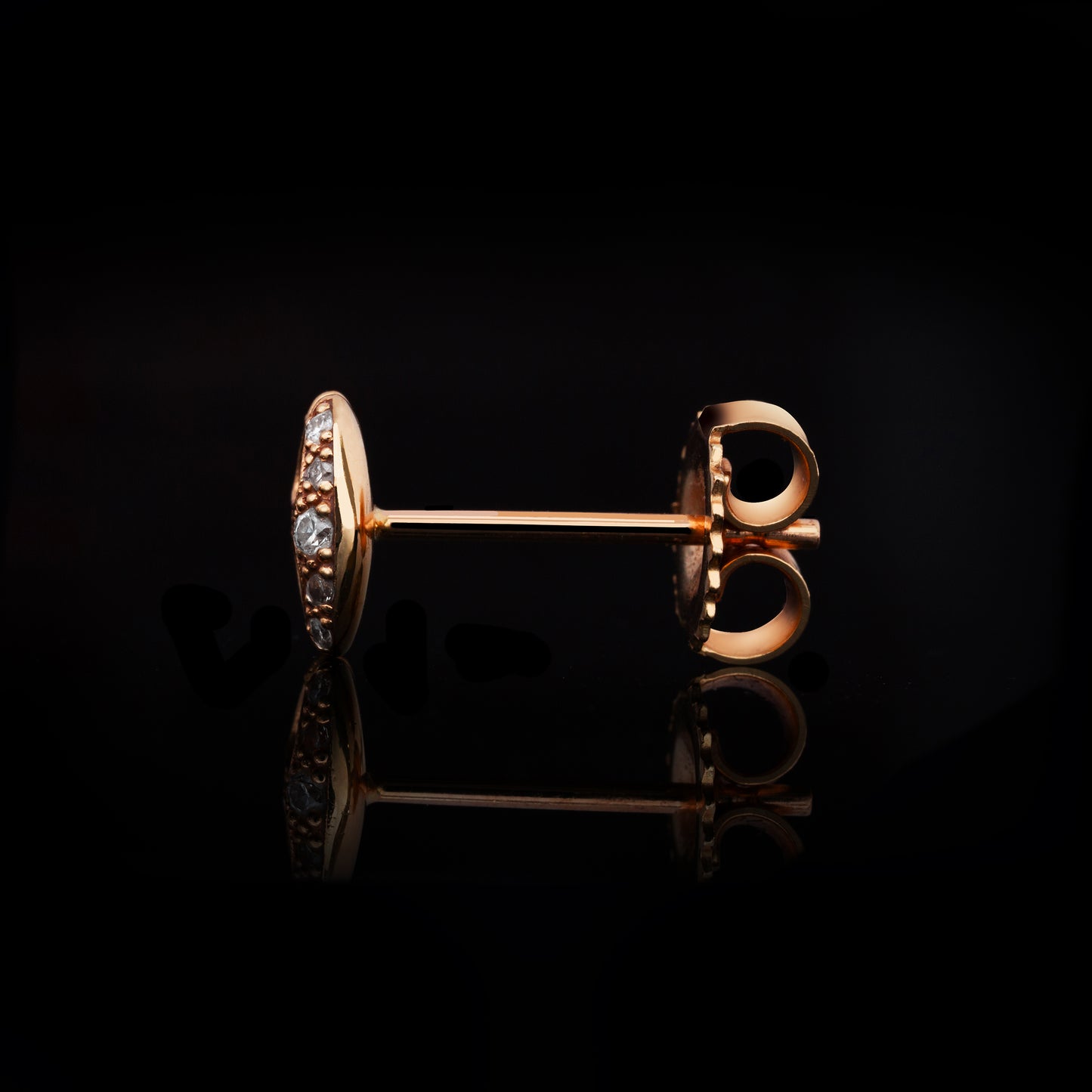 SMALL LINK STUDS WITH DIAMONDS