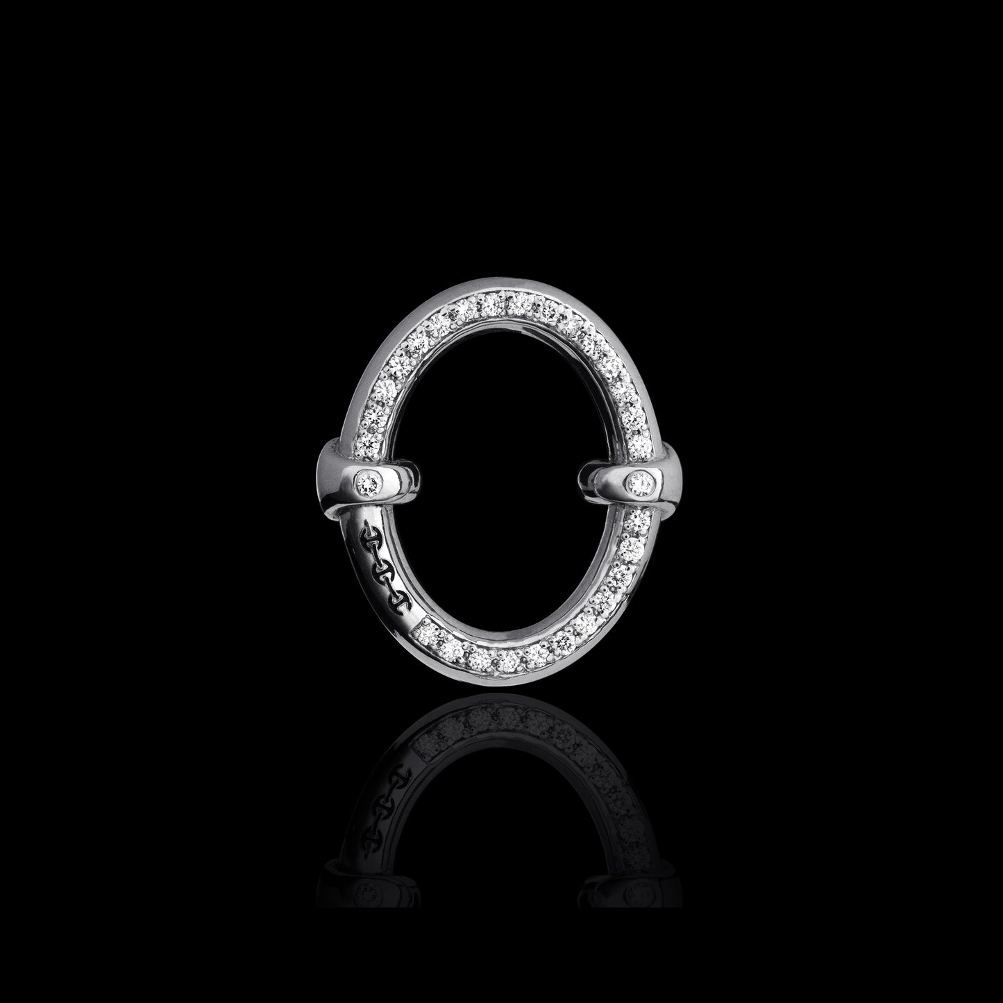 SMALL OVAAL EARRINGS WITH DIAMONDS