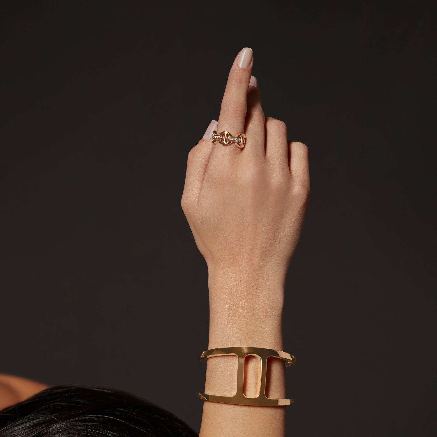 Classic Tri-Link with Diamond Bridges