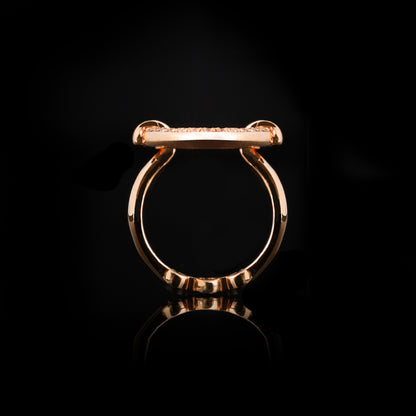 OVAAL WITH DIAMONDS