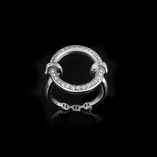 OVAAL WITH DIAMONDS