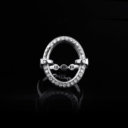 OVAAL WITH DIAMONDS