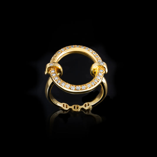 OVAAL WITH DIAMONDS