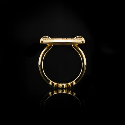 OVAAL WITH DIAMONDS