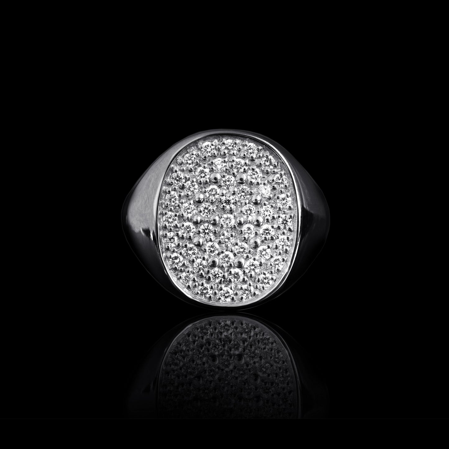 SIGNET RING WITH DIAMONDS
