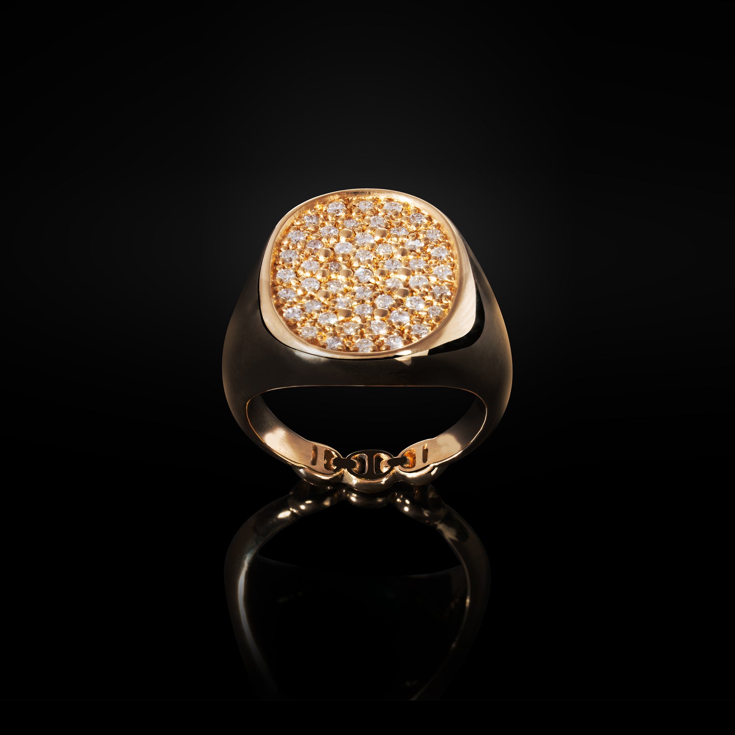 SIGNET RING WITH DIAMONDS