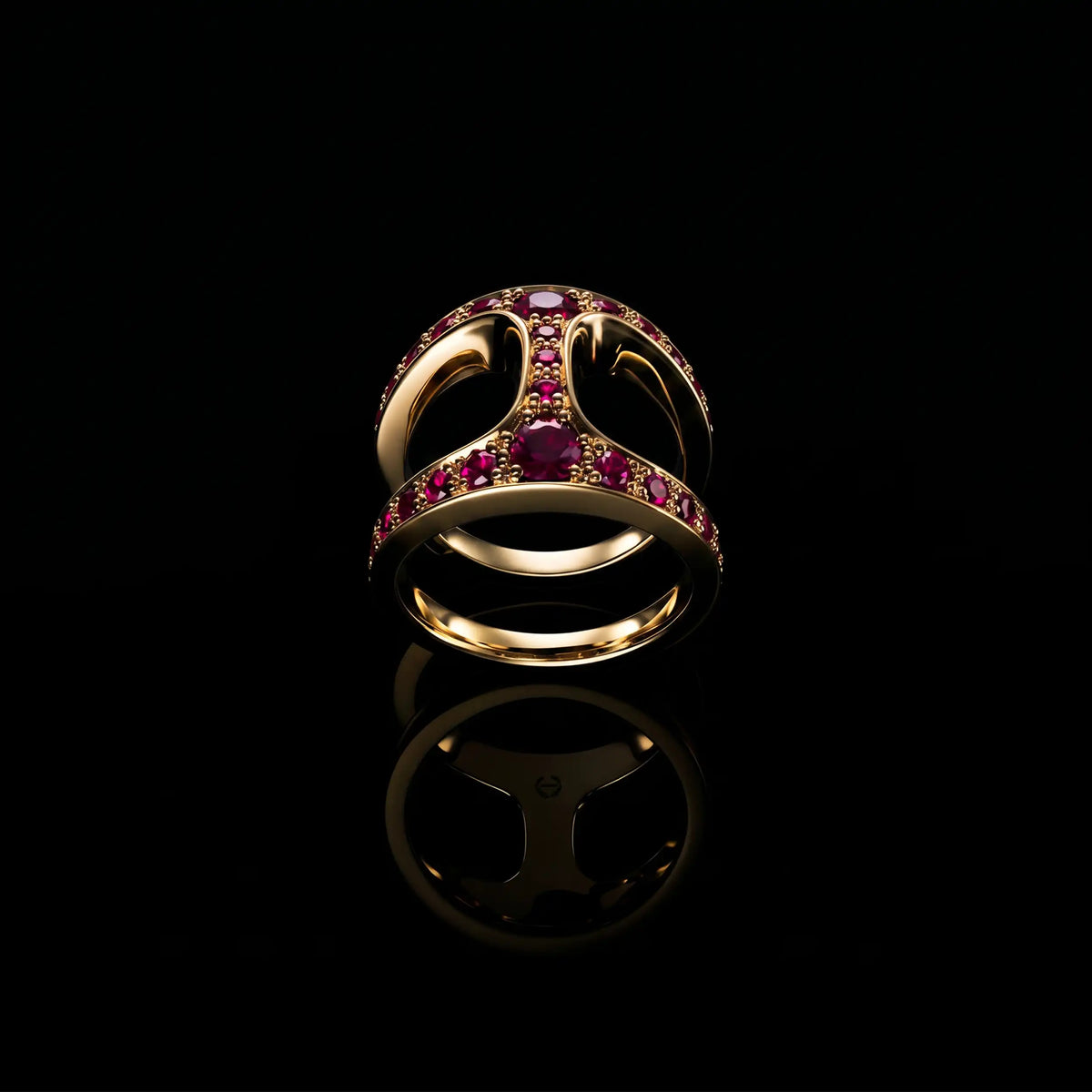 Phantom ring in 18K gold with rubies