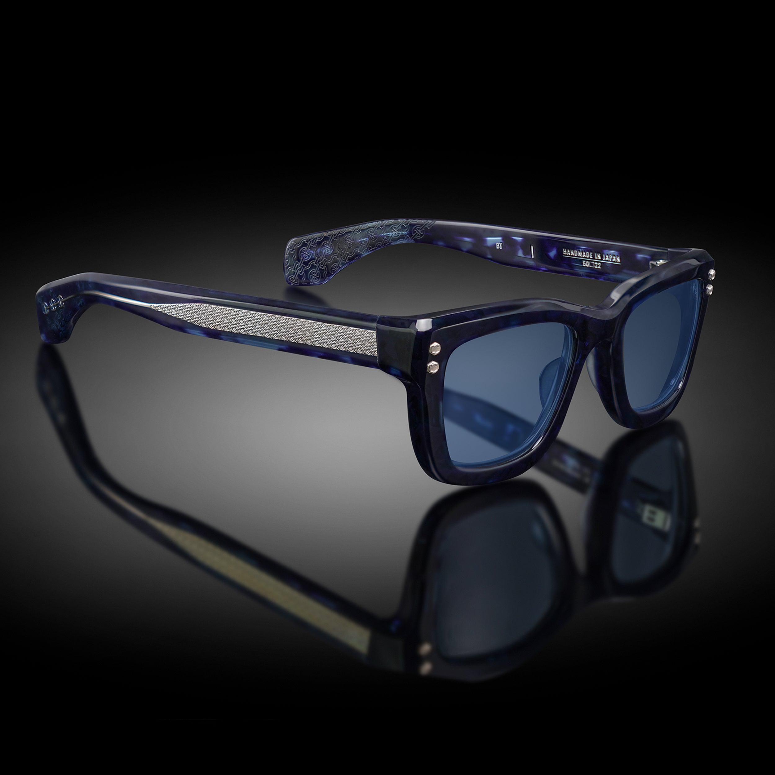 EYEWEAR – HOORSENBUHS