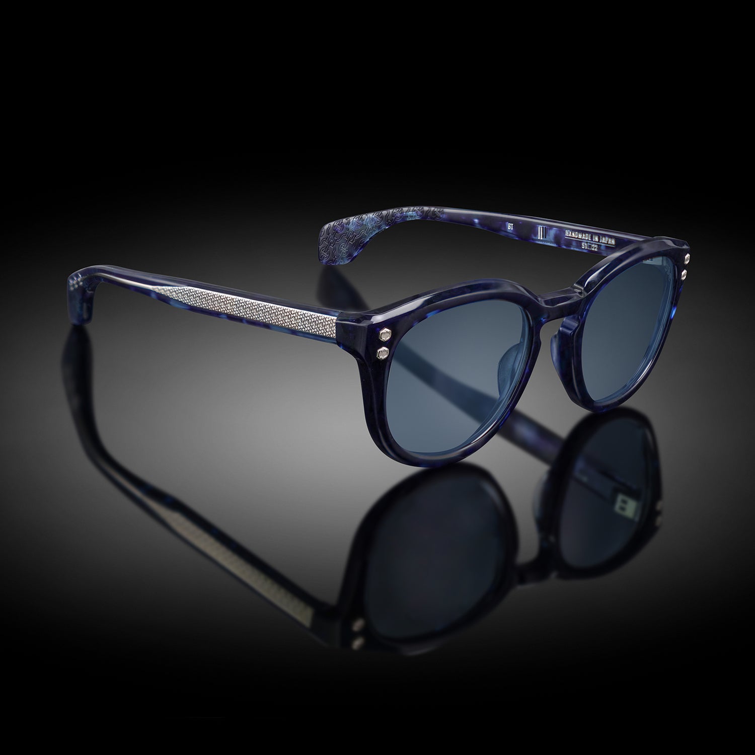 MODEL II | BLUE TORTOISE